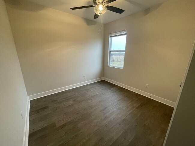 Building Photo - 960 W Long Path Ct