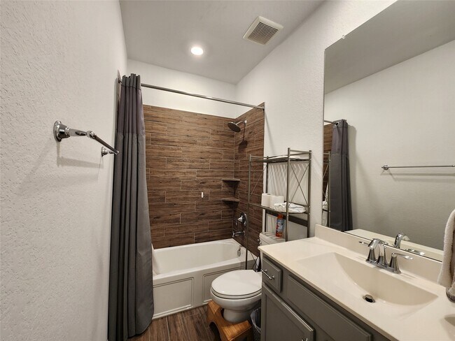 Building Photo - 14007 Hartford Heights Wy