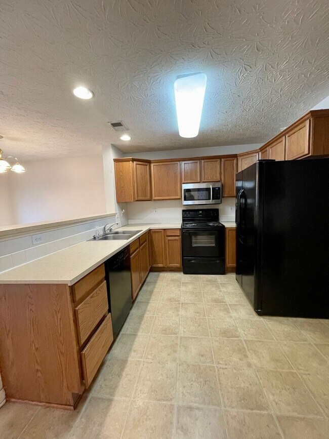 Building Photo - COMING SOON! Lovely, Upscale Home! All Ele...