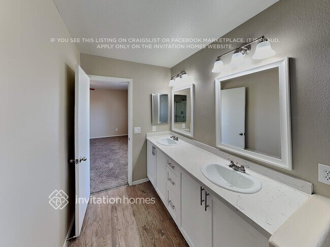 Building Photo - 10220 Crepe Myrtle Ct