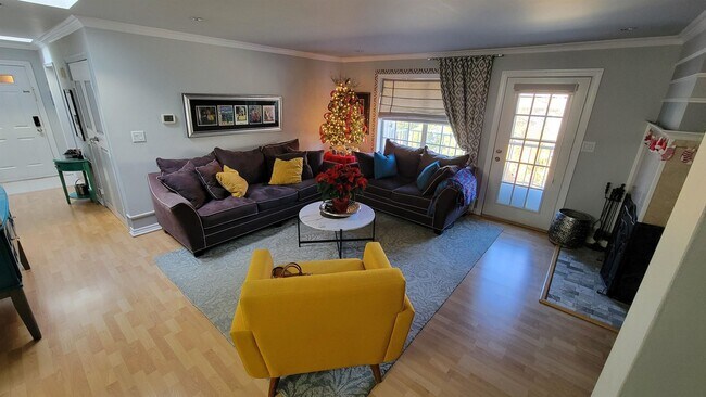 Building Photo - 780 River Rd