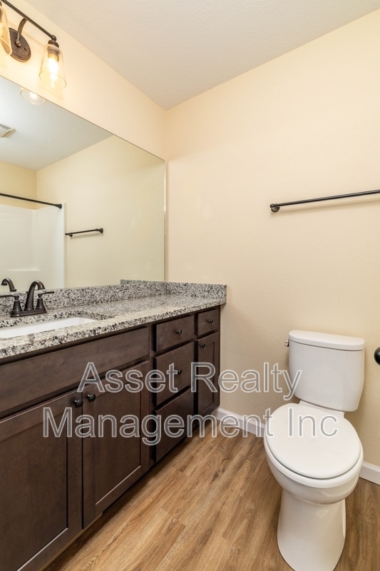 Building Photo - 923 Warrior Hill Dr