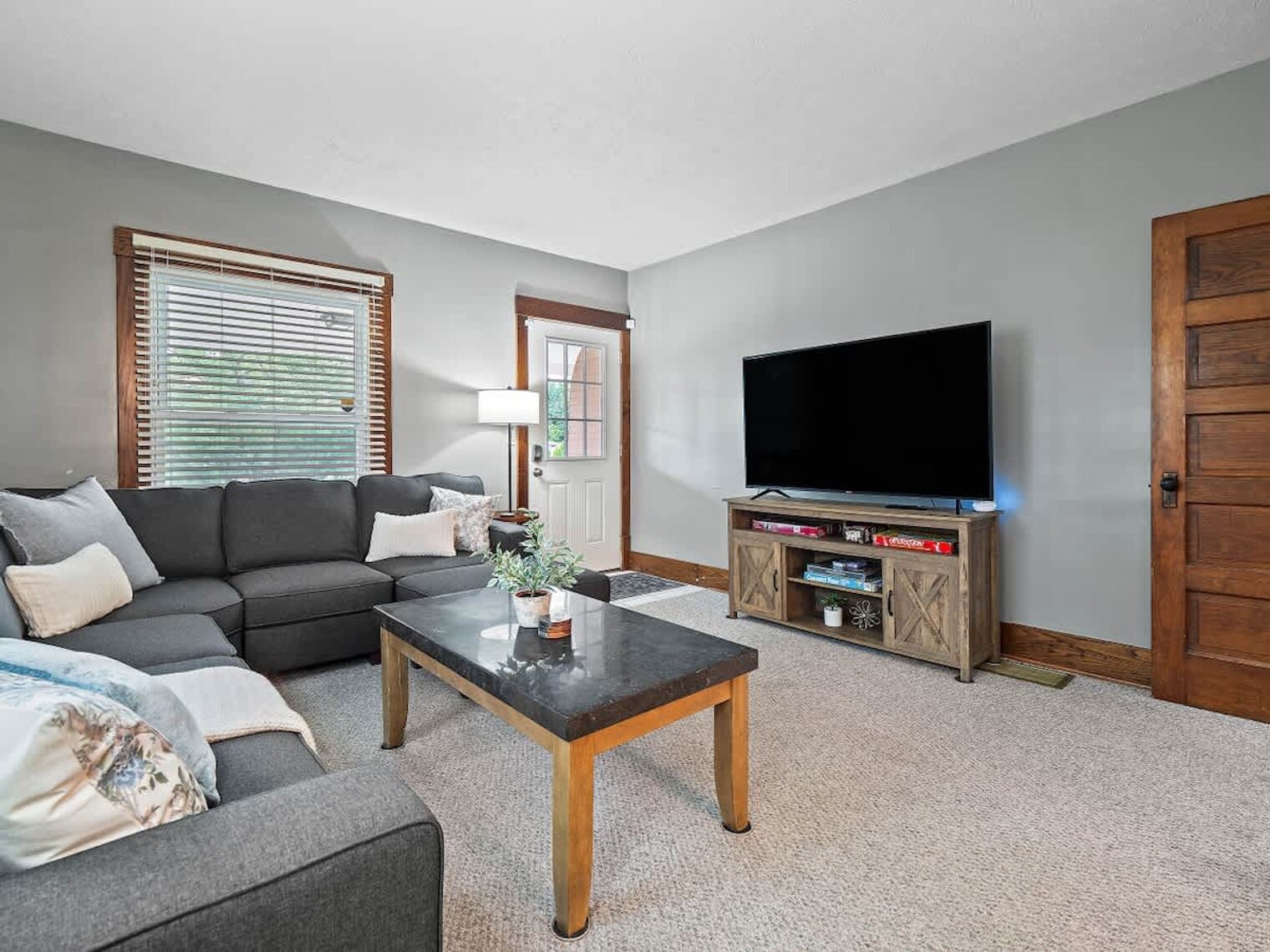 Building Photo - 681 Washington St