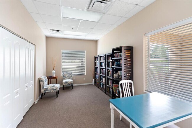 Building Photo - 6616 7th Ave Cir W