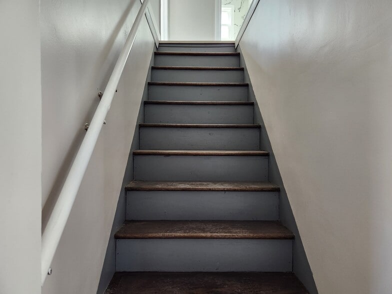 Building Photo - 14124 Manor Ave