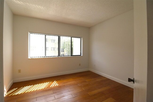 Building Photo - 2445 SW 18th Terrace