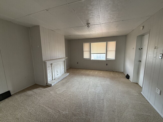 Building Photo - 1421 2nd Ave