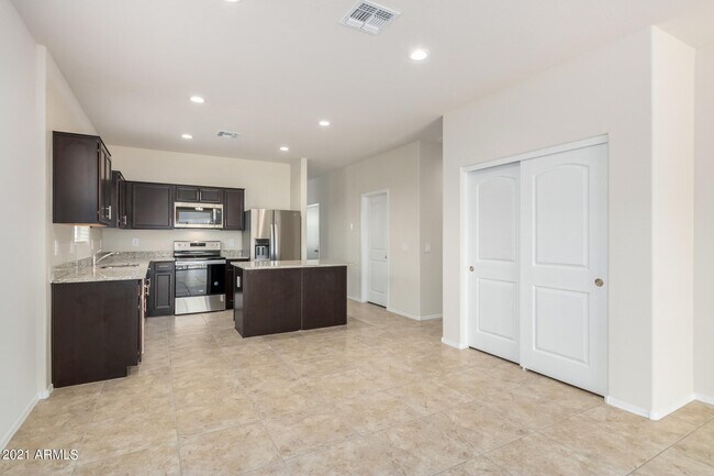 Building Photo - 36071 Seville Dr