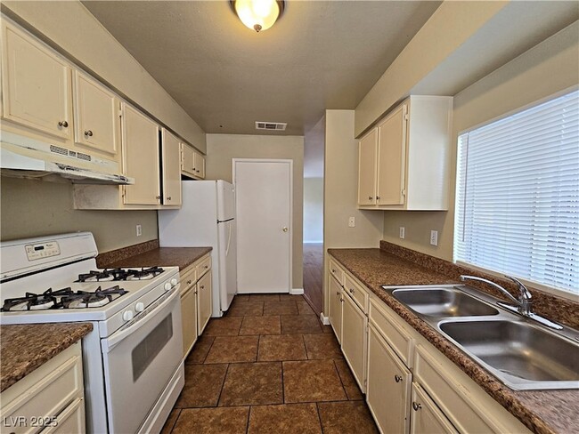 Building Photo - 5357 Del Gado Dr