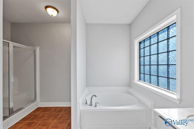 Building Photo - 3028 Greenway Cir SE