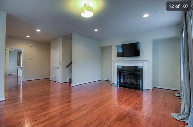 Building Photo - 3910 Village Commons Walk