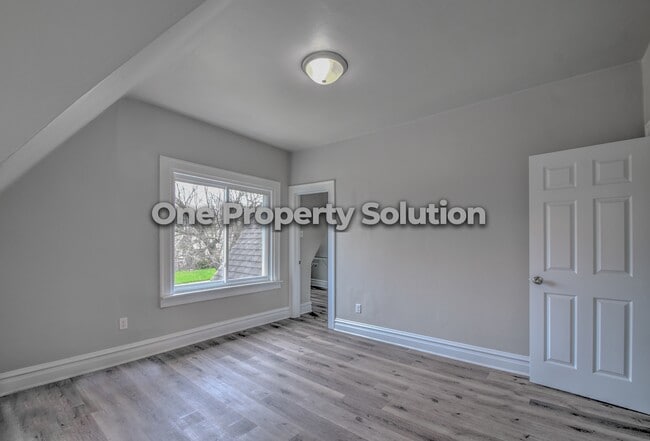 Building Photo - 3612 Van Buren St