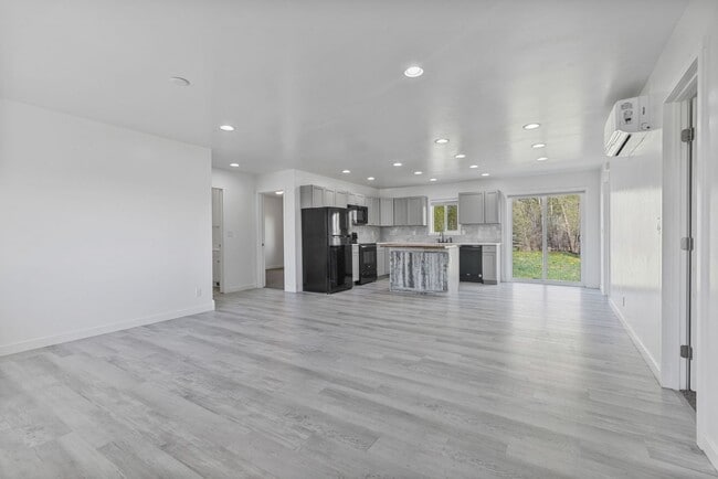 Building Photo - COUNTRY CHARMER 3 BED 2 BATH HOME IN CHESTER