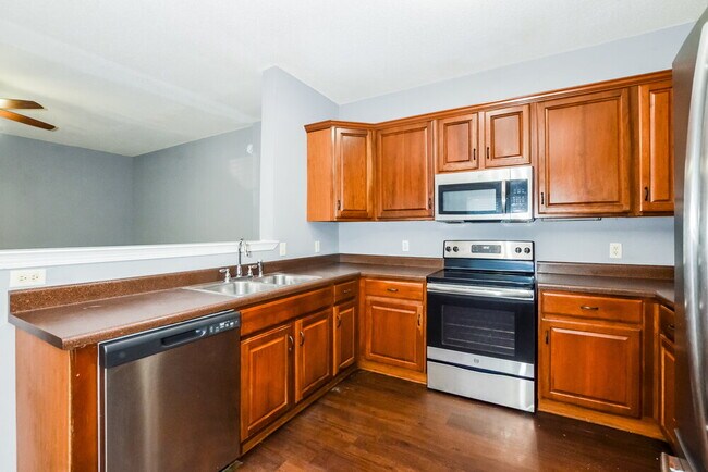 Building Photo - 9918 White Poplar Dr