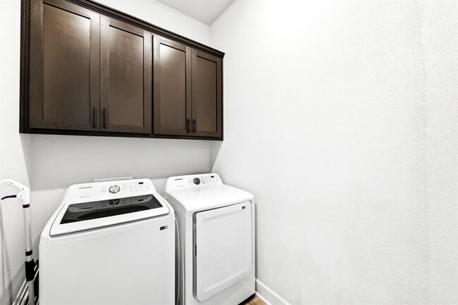 Building Photo - 2702 Sebring Cir