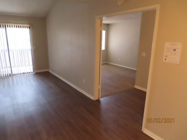 Building Photo - Renovated One Bedroom Condo in Mira Mesa w...
