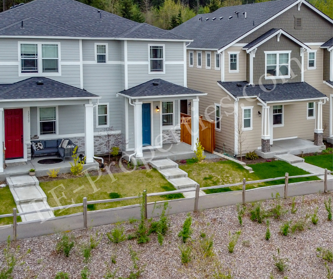Building Photo - Lovely Tehaleh 3 bedroom