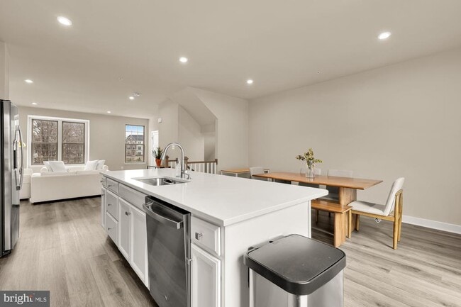 Building Photo - 9639 Tall Oaks Rd