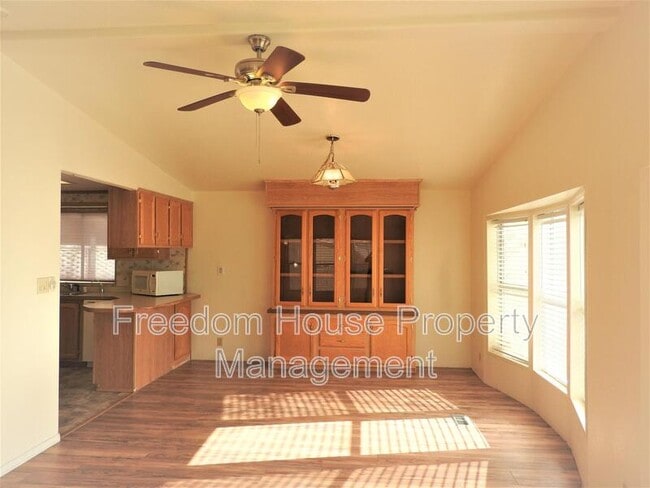 Building Photo - 2770 Rio Rico Dr