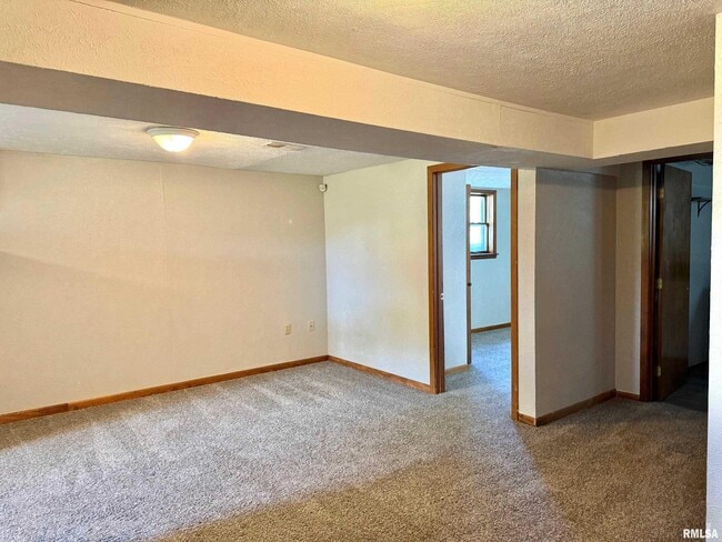 Building Photo - 105 Paradise Ct