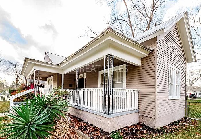 Building Photo - 7414 1st Ave S