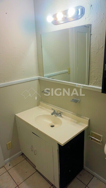 Building Photo - 7230 4th Ave S