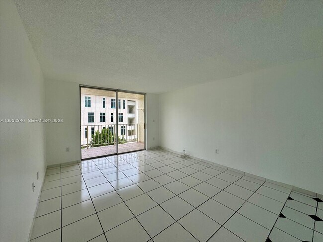 Building Photo - 4675 W 18th Ct
