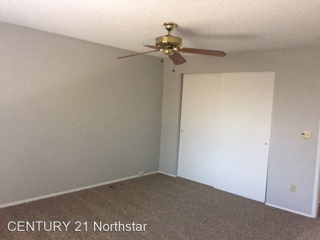 Building Photo - 3 br, 1.5 bath House - 6375 SW 130th Avenue