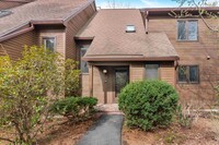 Building Photo - 2BD/1.5BA Shelburne Townhouse