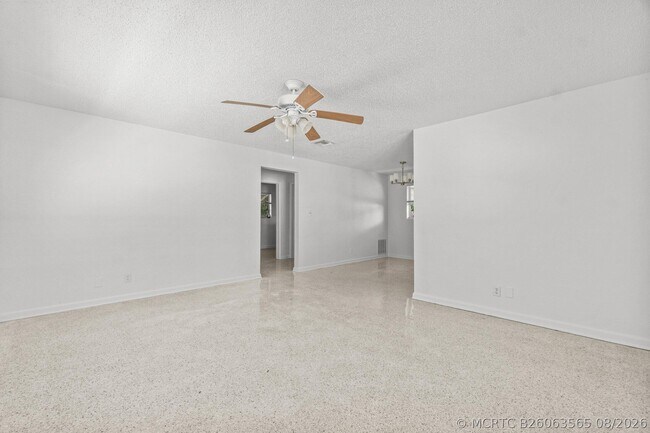 Building Photo - 211 Sunrise Ave