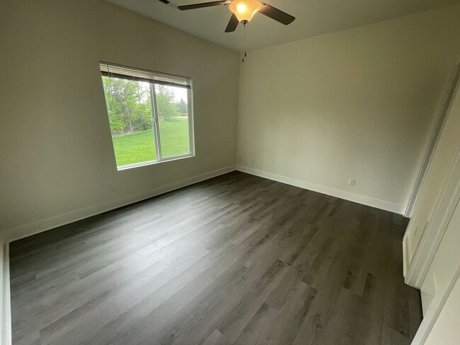 Building Photo - 11613/15 Harry