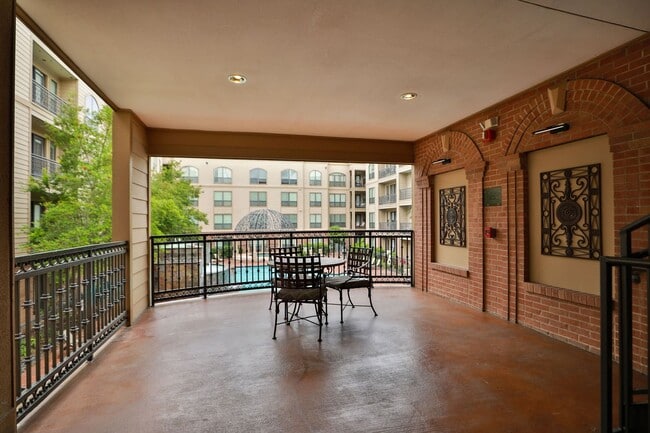 Building Photo - For Lease | 1 Bed, 1 Bath | 832 Sq Ft | Su...