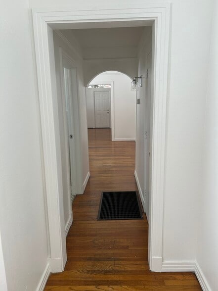 Building Photo - 5816 Tchoupitoulas St