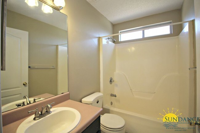 Building Photo - Adorable 3 Bedroom Home in Fort Walton Beach