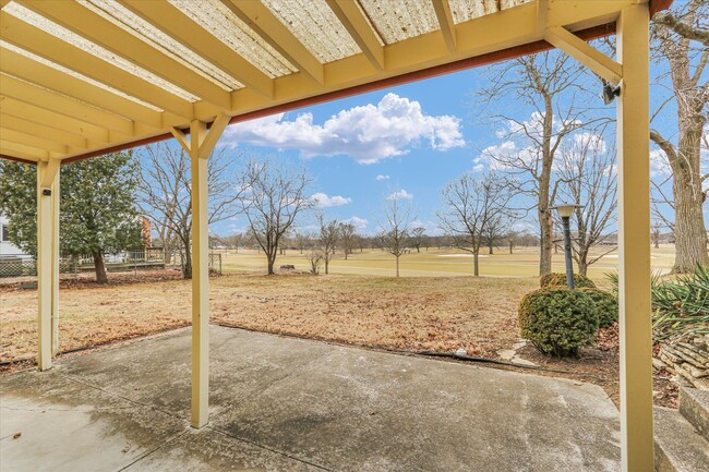 Building Photo - 1803 Golfview Dr