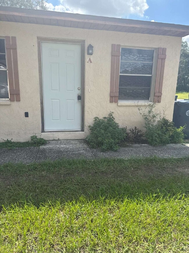 Building Photo - Updated one bedroom 1 bath