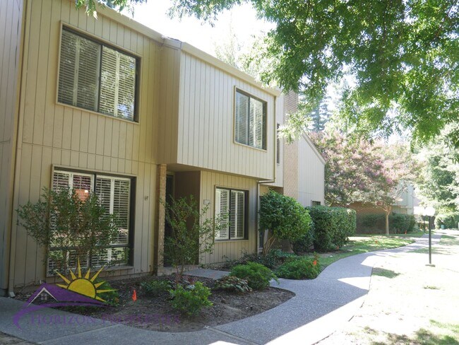 Building Photo - 1330 Vanderbilt Way