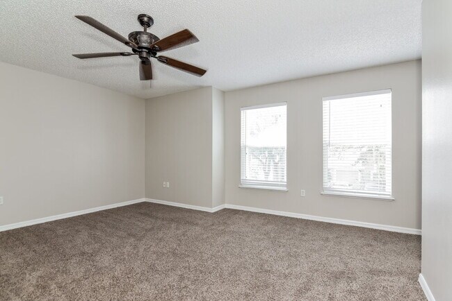 Building Photo - 6216 Cannoli Pl