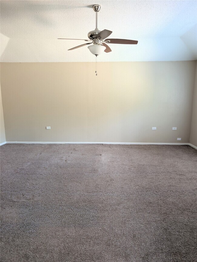 Building Photo - 9303 Palm Shores Dr