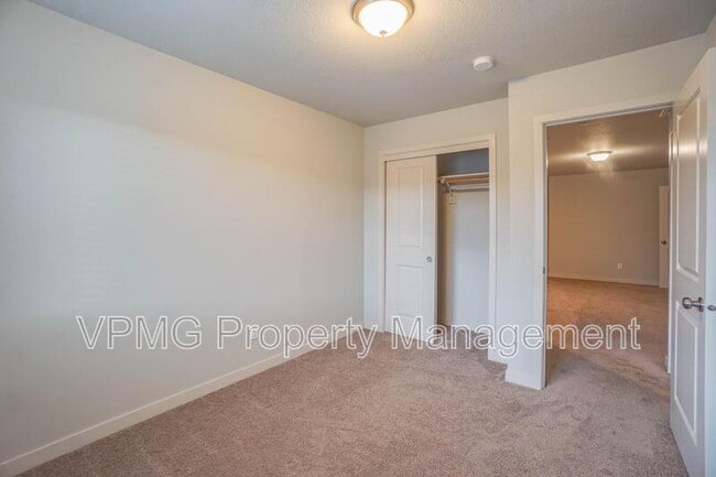 Building Photo - 137 N 44th Pl