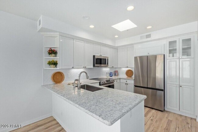 Building Photo - 7222 E Gainey Ranch Rd