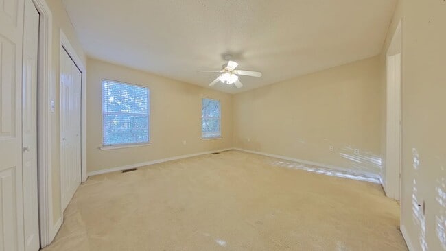 Building Photo - 976 Scenic Oak Ln
