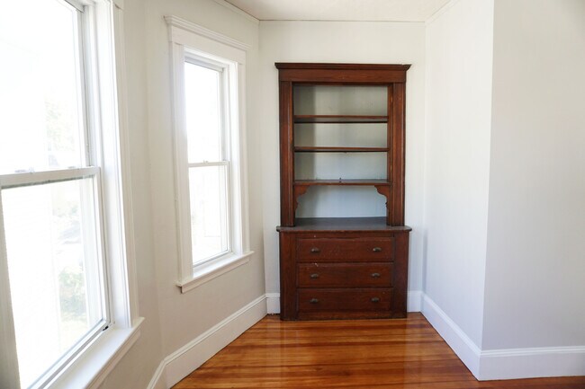 Building Photo - 90 Conwell Ave