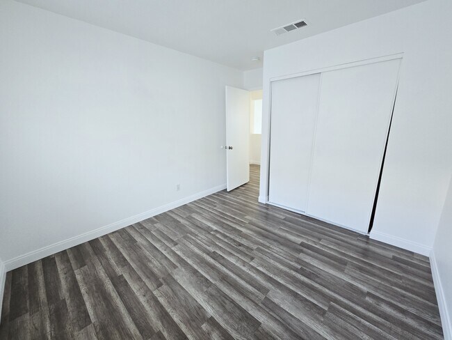 Building Photo - 9433 Valencia Canyon Dr