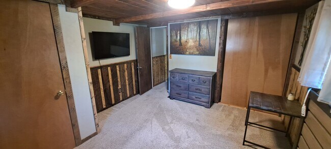 Building Photo - Fully Furnished