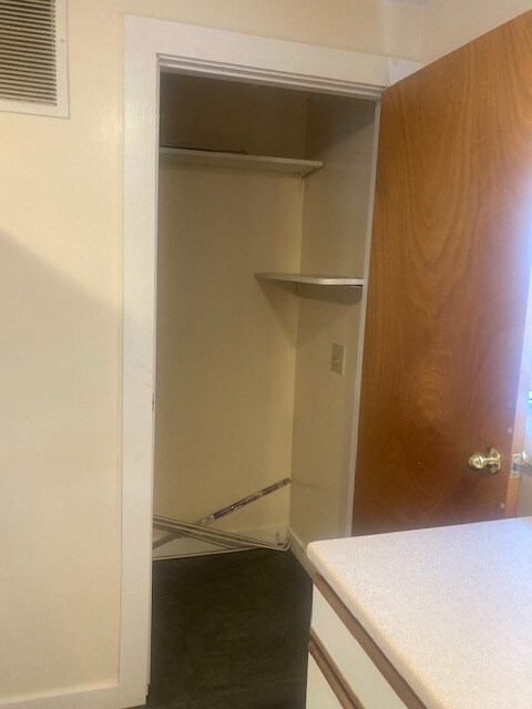 Building Photo - 204 Worth St