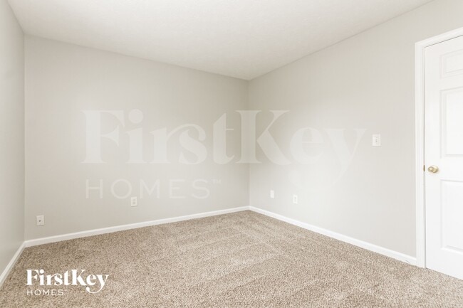 Building Photo - 10431 Wintergreen Way