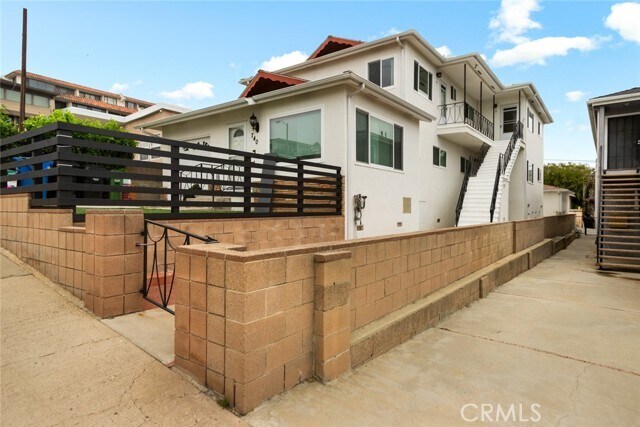 Primary Photo - 740 W 27th St