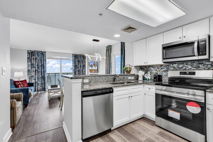 Building Photo - 2711 S Ocean Blvd