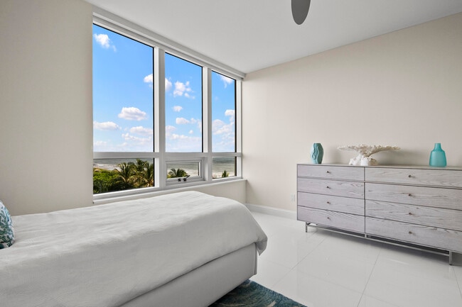Building Photo - 3800 N Ocean Dr